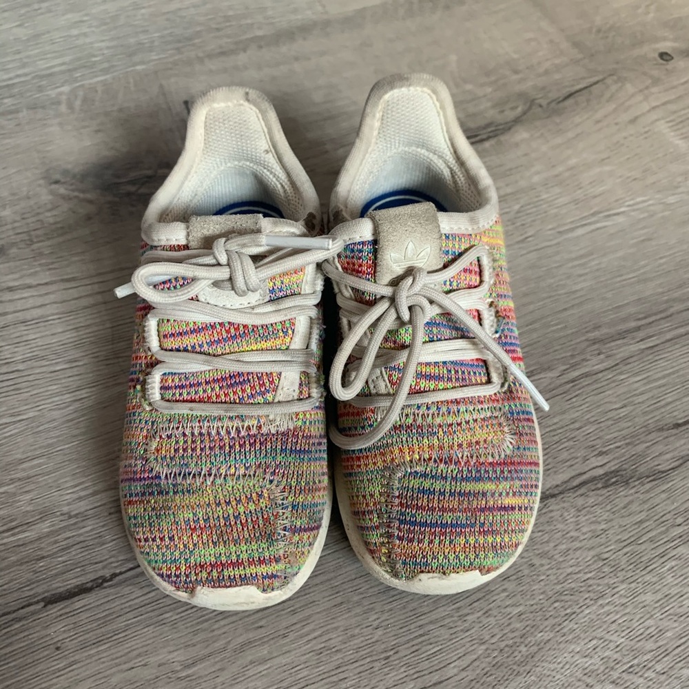 Girls Adidas tubular size 8